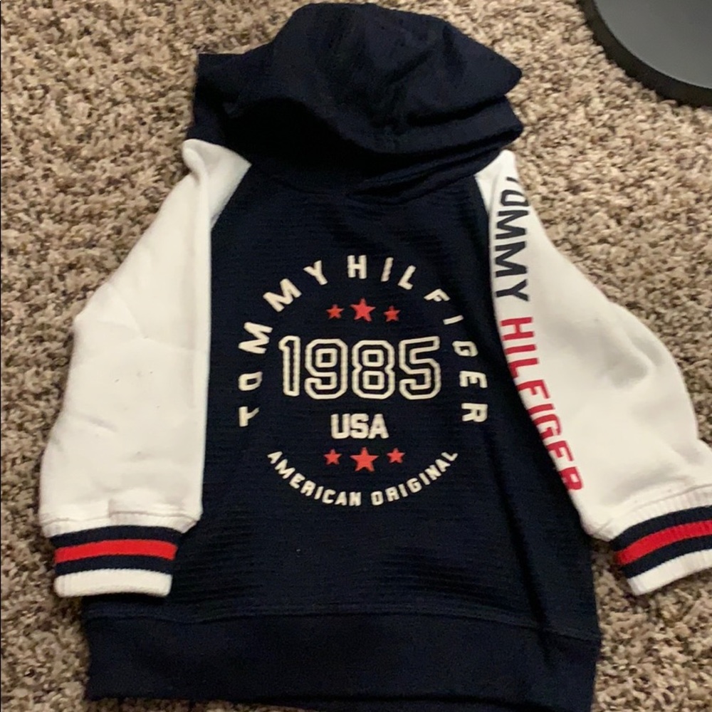 12 M Tommy Hilfiger Hoodie